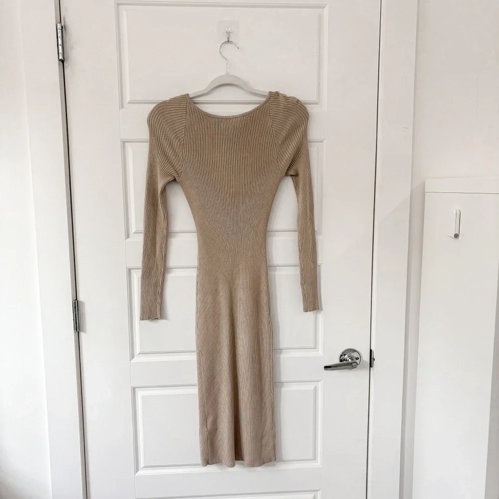 NEW Abercrombie & Fitch Cinched Front Cutout Midi
Sweater Dress - Picture 9 of 10